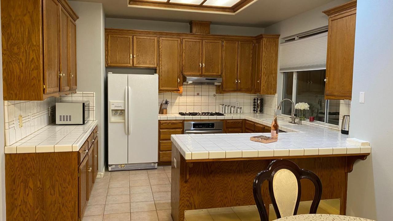 Beautiful Peaceful Desirable Home In Madera Rancho Kültér fotó